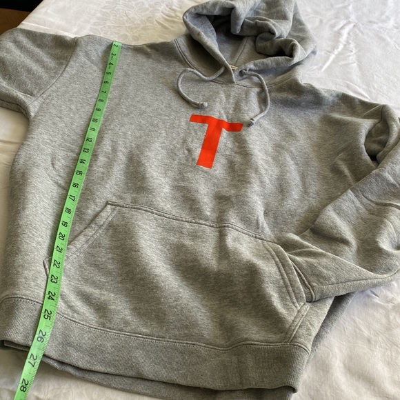 Tna oversize “T” hoodie with front pocket. Grey with Orange T logo. Size Small. - Picture 4 of 7